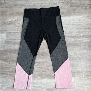 Gap fit women’s black,gray & pink capri pants